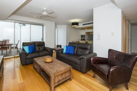 Maggies Beachfront Apartment 6 - Tourism Guide 3