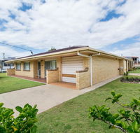 Lowset Sweetie Central to Everything - Partridge St Bongaree - Tourism Guide
