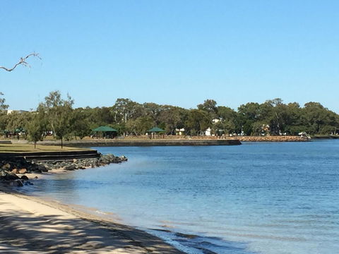 Bribie Waterways Motel - Cruises Travel 21