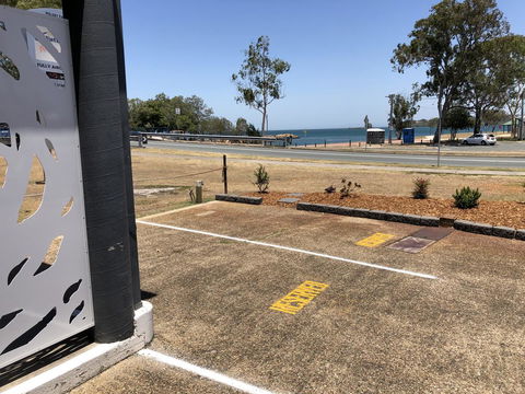Bribie Waterways Motel - Cruises Travel 5