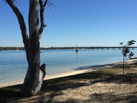 Bribie Waterways Motel - Cruises Travel 22