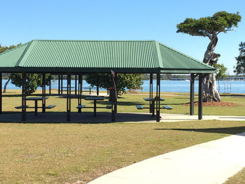 Bribie Waterways Motel - Cruises Travel 24
