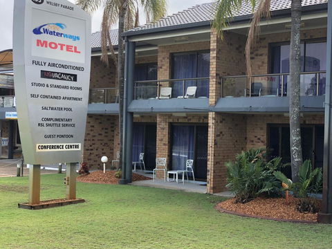 Bribie Waterways Motel - Cruises Travel 9