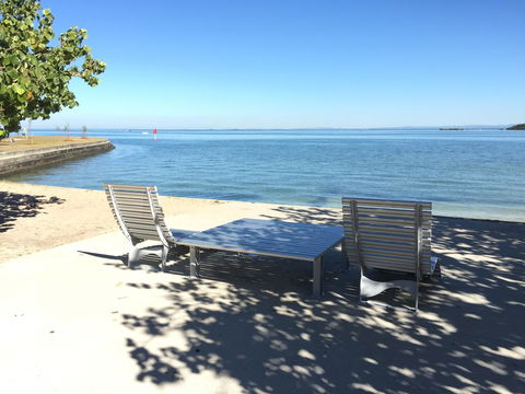 Bribie Waterways Motel - Cruises Travel 6