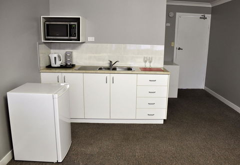 Bribie Island Square - Travel Agents 3