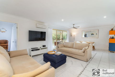 Immaculate Spacious Second Floor Unit Overlooking Pristine Parklands - Tourism Guide 9