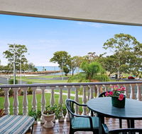 Huge top floor unit across the road....Waterfront - Tourism Guide