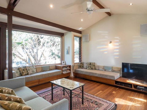 Laguna House - Travel Search 14