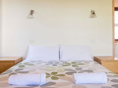 Laguna House - Travel Search 15
