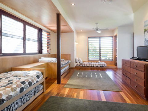 Laguna House - Travel Search 1