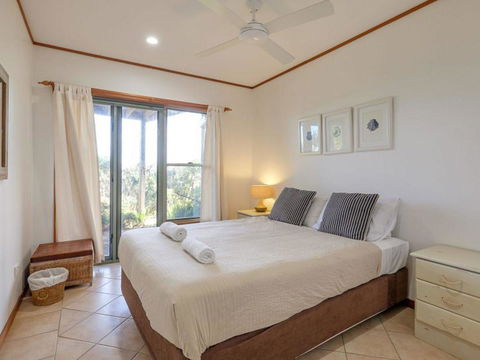 Claytons 1 By Discover Stradbroke - Cruises Travel 14