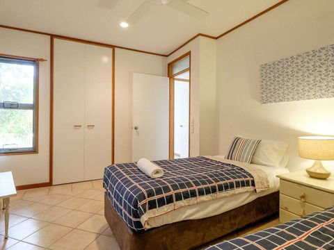 Claytons 1 By Discover Stradbroke - Cruises Travel 24