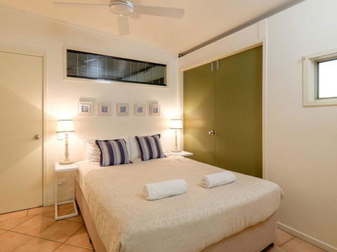 Claytons 1 By Discover Stradbroke - Cruises Travel 11