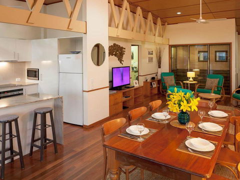 Claytons 1 By Discover Stradbroke - Cruises Travel 0