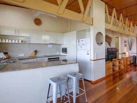 Claytons 1 By Discover Stradbroke - Cruises Travel 21
