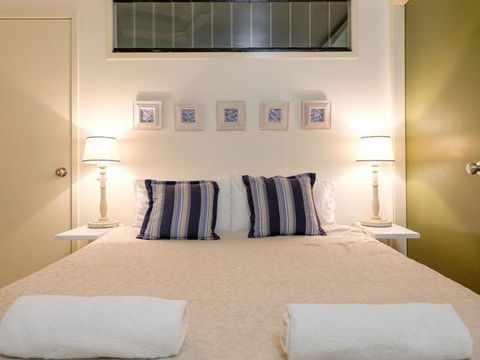 Claytons 1 By Discover Stradbroke - Cruises Travel 23
