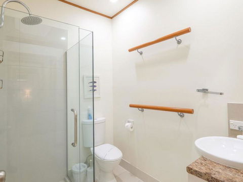 Claytons 1 By Discover Stradbroke - Cruises Travel 22