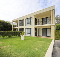 'Bagnall Views' 2/161 Government Rd - Stylish  modern duplex across the road to the waters edge - Cruises Travel
