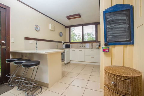 'Banksia 7' Marine Parade - Travel Agents 1