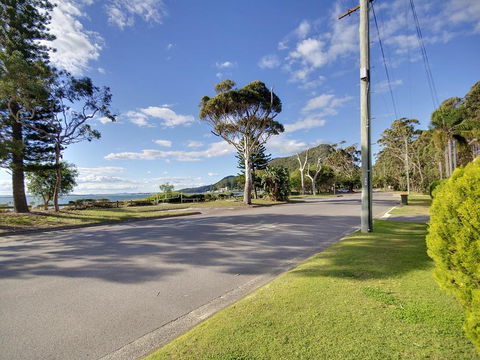 'Beachside' Shoal Bay, Unit 4 - Cruises Travel 3