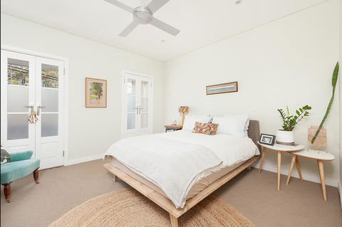 'Darling Lily' - Your Townhouse Hideaway - Tourism Guide 0
