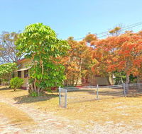 'Daves Place' 27 Rigney St - Holiday house with WIFI Aircon  Boat Parking - Cruises Travel