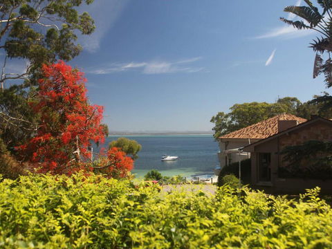 'Dutchies Vista' 1/45 Christmas Bush Ave - Ground Floor Duplex With Stunning Water Views - Cruises Travel 0