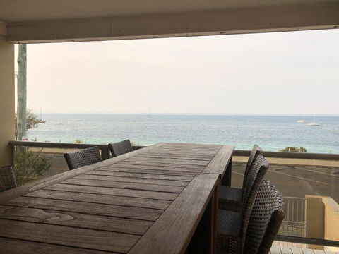'Mooring Two Upstairs', 23 Shoal Bay Rd - Stunning Views, WIFI, Air Conditioning And Boat Parking - Travel Agents 1