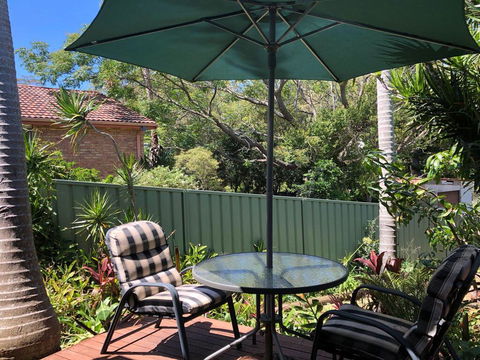 'Sandy Palms' 28 Moorooba Cr - Beautiful Home With Wifi, Air-con And Boat Parking - Cruises Travel 3