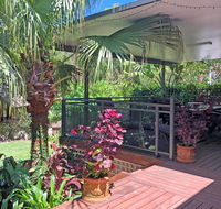 'Sandy Palms' 28 Moorooba Cr - Beautiful Home with Wifi Air-con and Boat Parking - Cruises Travel