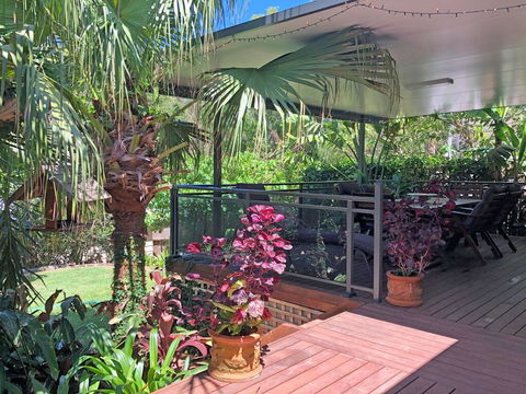 'Sandy Palms' 28 Moorooba Cr - Beautiful Home With Wifi, Air-con And Boat Parking - Cruises Travel 0