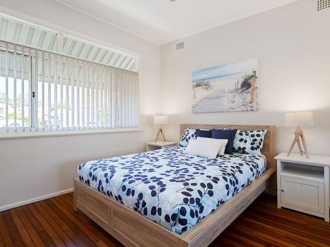 'Shoalz', 28 Rigney Street - Renovated Pet Friendly Cottage & Boat Parking - Cruises Travel 1