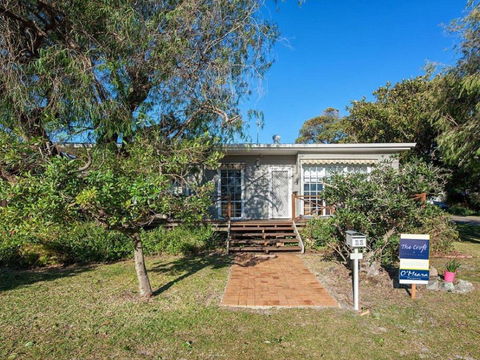 'The Croft' 11 Boulder Bay Rd - Cosy Beach House With Aircon & Only 270m To The Beach - Tourism Guide 0