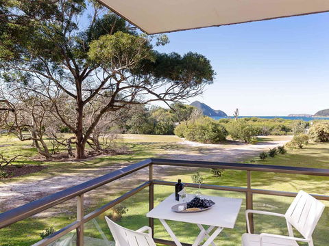 1 'Intrepid', 3 Intrepid Close - Amazing Views Of Shoal Bay, Only 100m From The Beach - Cruises Travel 0