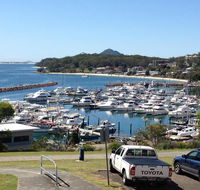 1 'Laman Lodge' 15 Laman Street - stunning air conditioned unit with water views and WIFI - Cruises Travel