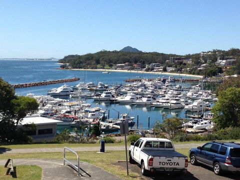1 'Laman Lodge', 15 Laman Street - Stunning Air Conditioned Unit With Water Views And WIFI - Cruises Travel 0