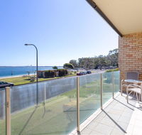 1 'Little Hut' 20 Kurrawa Close - Spectacular Water Views NBN  Air Conditioned - Cruises Travel