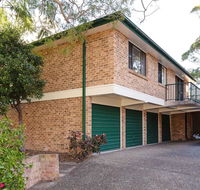 1 'Monterea' 3 Ondine Close - Walking distance to Beach - Cruises Travel