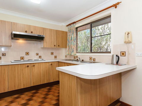 1 'Monterea' 3 Ondine Close - Walking Distance To Beach - Cruises Travel 3