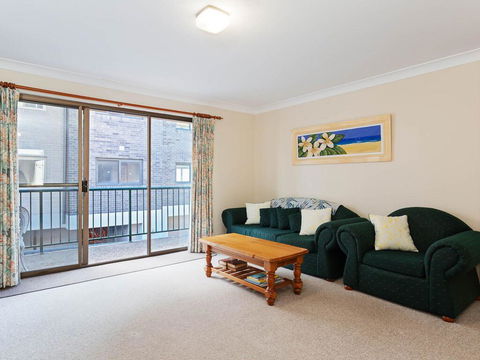 1 'Monterea' 3 Ondine Close - Walking Distance To Beach - Cruises Travel 2