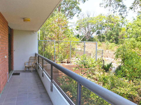 1 'The Commodore' 9-11 Donald St - Ground Floor Unit, Close To Shops, Cafe's And Marina - Cruises Travel 2