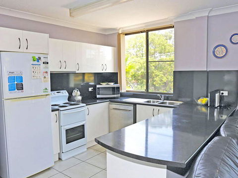 1 'The Commodore' 9-11 Donald St - Ground Floor Unit, Close To Shops, Cafe's And Marina - Cruises Travel 1