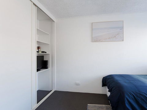 1 'The Poplars' 34 Magnus St - Panoramic Water Views, Pool, Aircon & WIFI - Cruises Travel 1