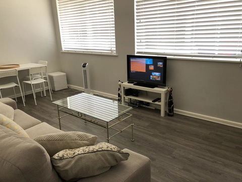 1 Bedroom Unit In Heart Of Elsternwick - Travel Agents 3