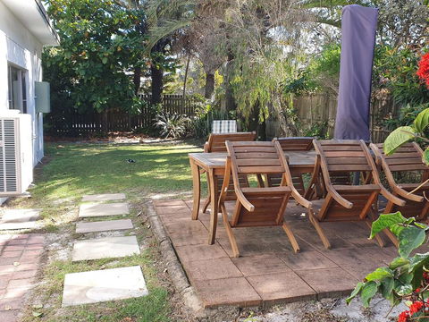 1 Spectrum Street, Rainbow Beach- Close To Shops And Main Beach - Travel Search 3