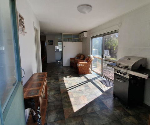 1 Spectrum Street, Rainbow Beach- Close To Shops And Main Beach - Travel Search 1