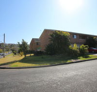 1/2 Brunswick Avenue - Travel Search