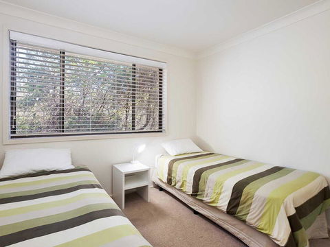 1/8 Christmas Bush Avenue - Three Bedroom Duplex Close To Dutchies Beach - Cruises Travel 1