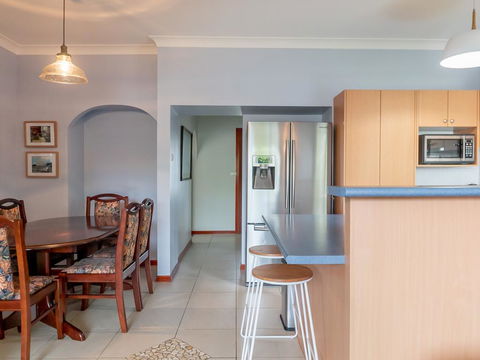 10 Bellgrove Street - Sawtell, NSW - Travel Agents 3