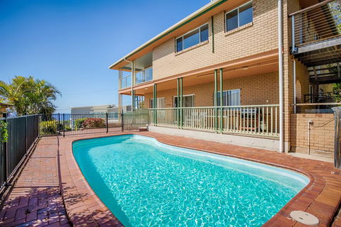 100 Cooloola Drive - Travel Search 1